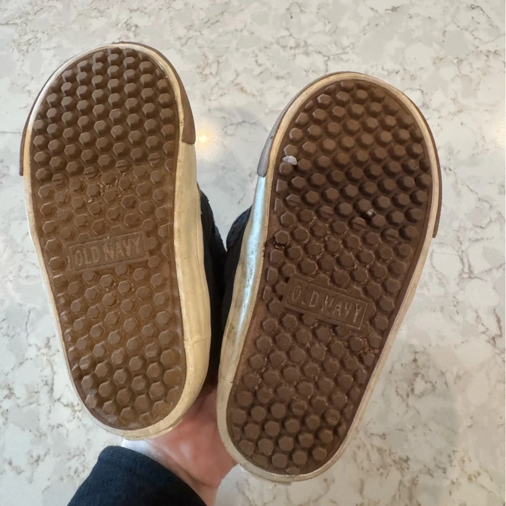 Old Navy size 6 Blue and Brown Kids Shoes